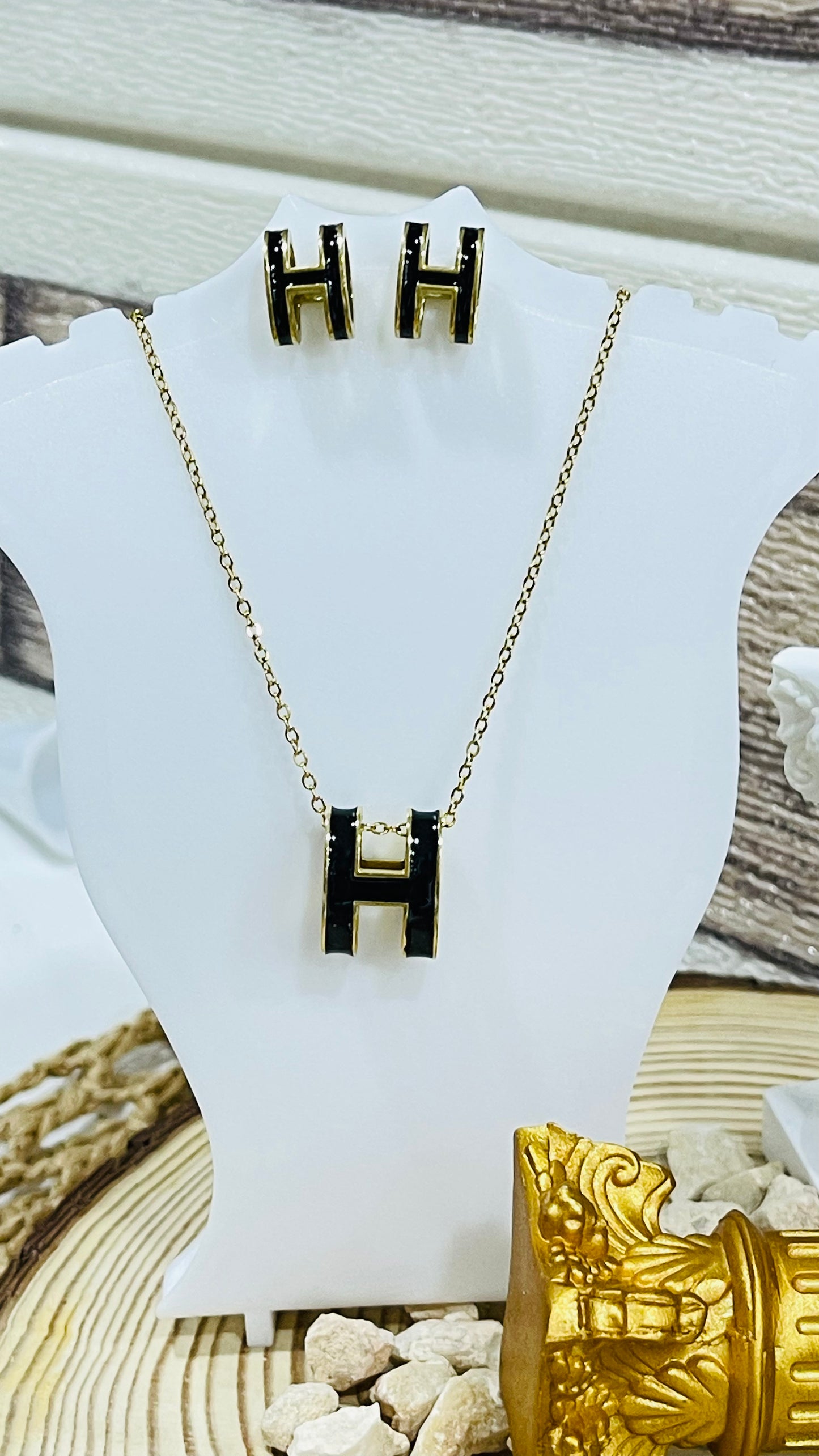 H-necklace Black